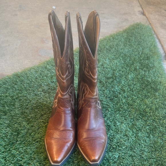 ARIAT WOMEN'S HERITAGE WESTERN BOOTS - SNIP TOE  Size 11B - Picture 1 of 6